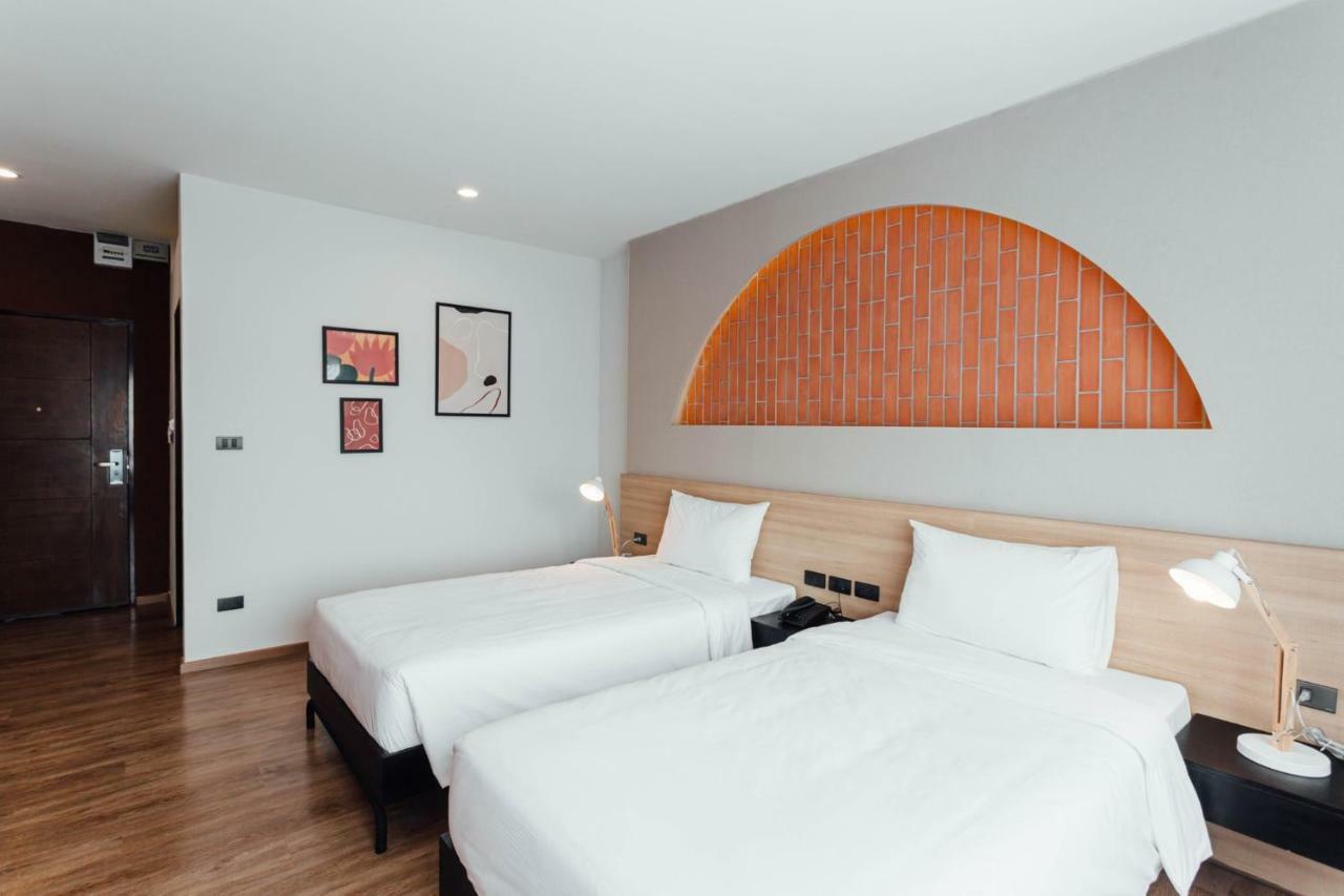 Clay Hotel Udonthani Exterior photo
