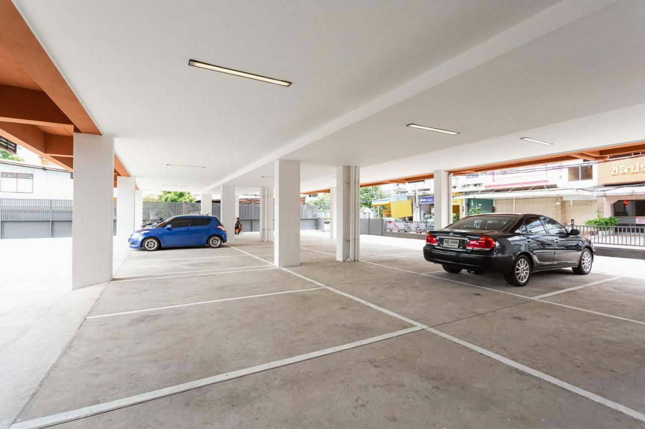 Clay Hotel Udonthani Exterior photo